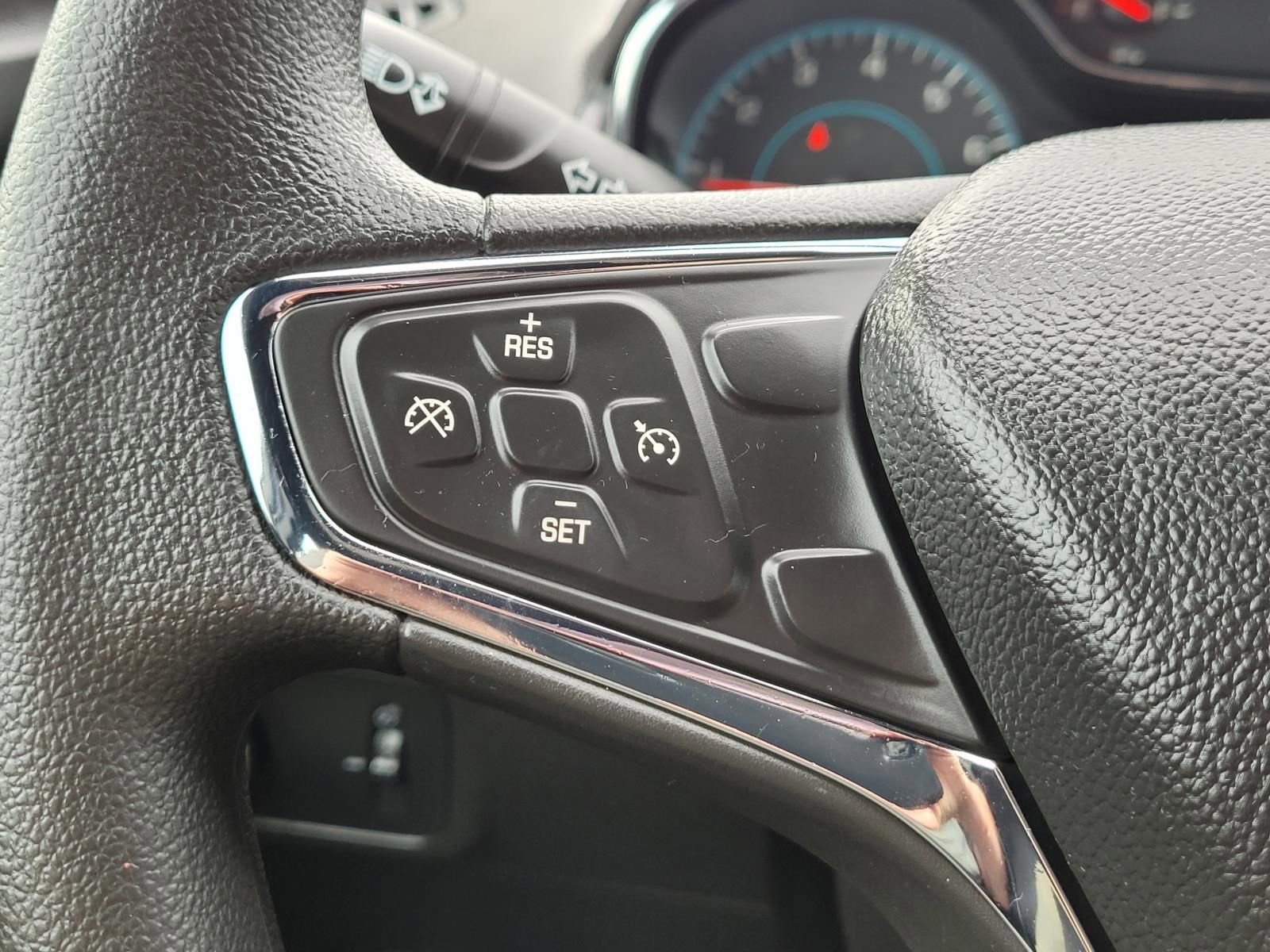 Used 2018 Chevrolet Cruze LT w/ Convenience Package FWD image 30