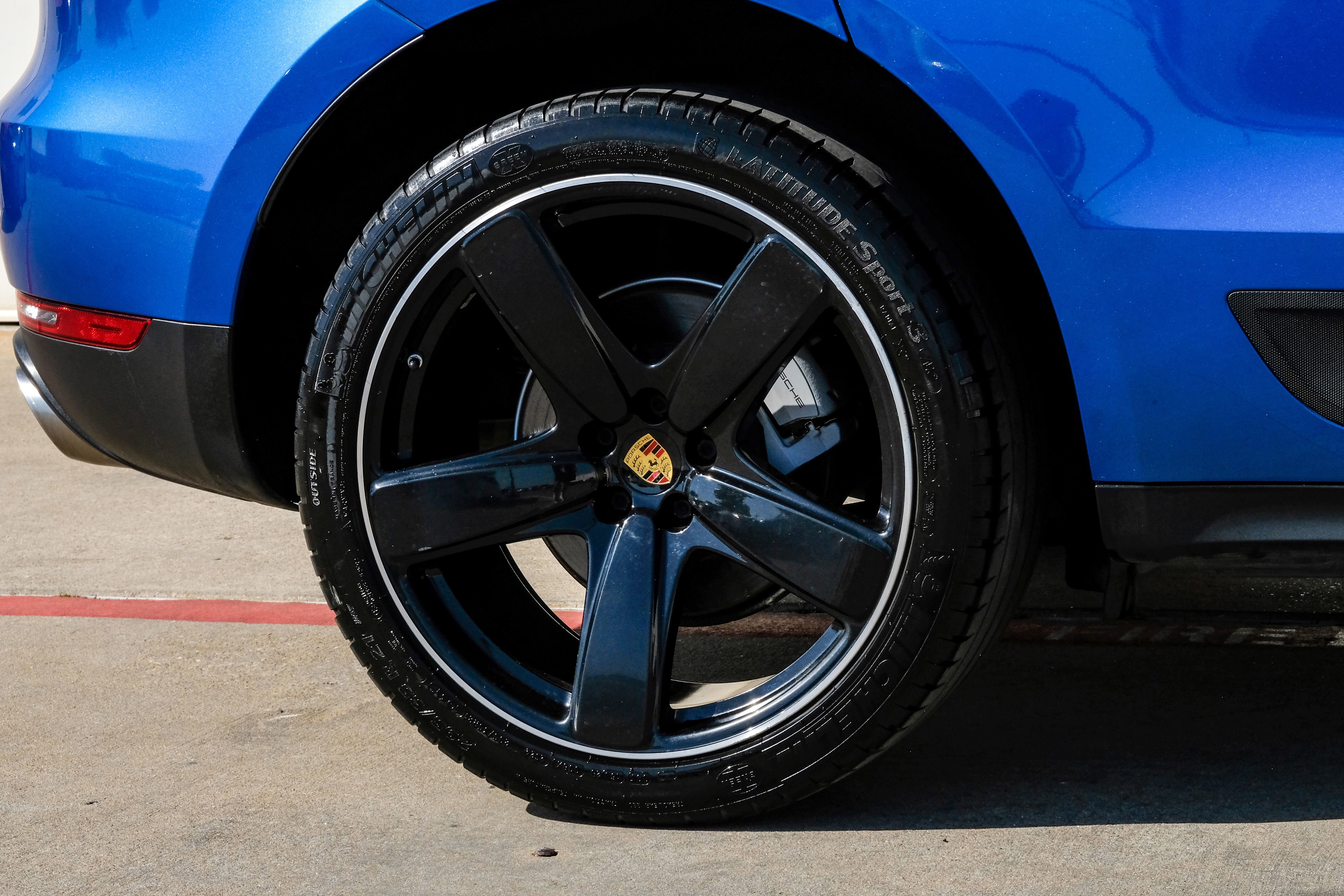 Used 2017 Porsche Macan S image 46