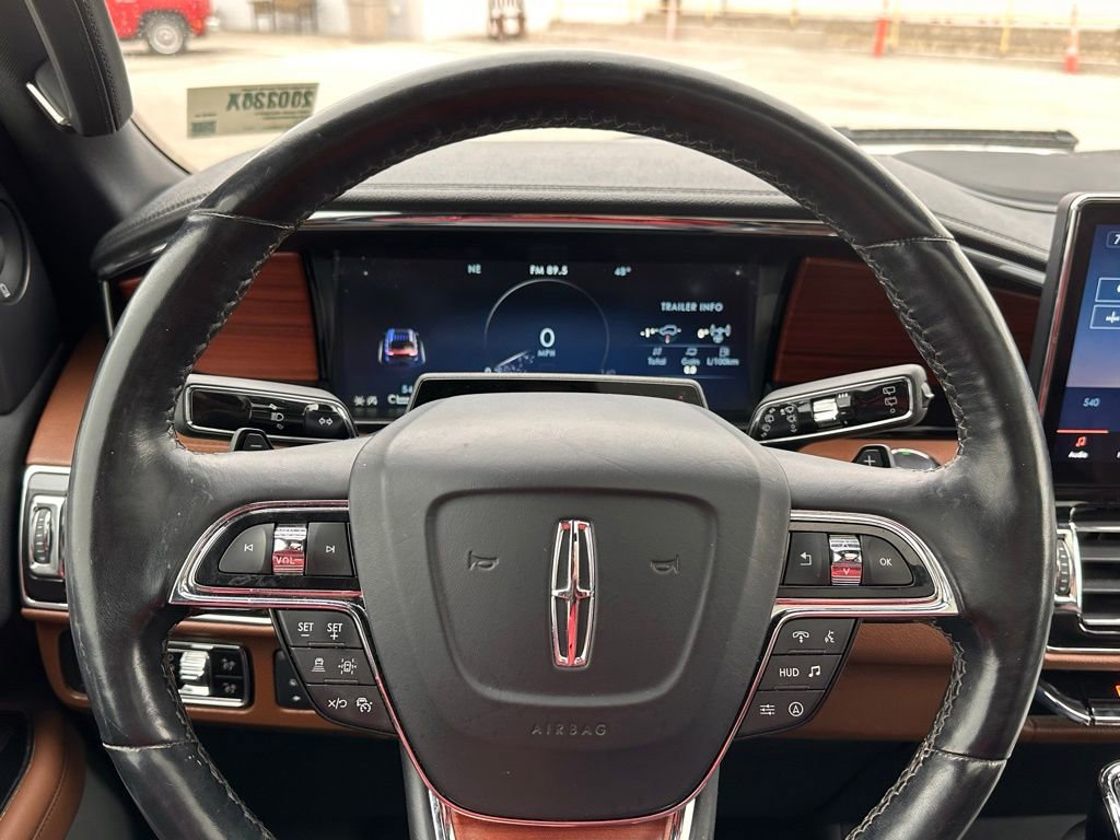Used 2023 Lincoln Navigator L Reserve image 32