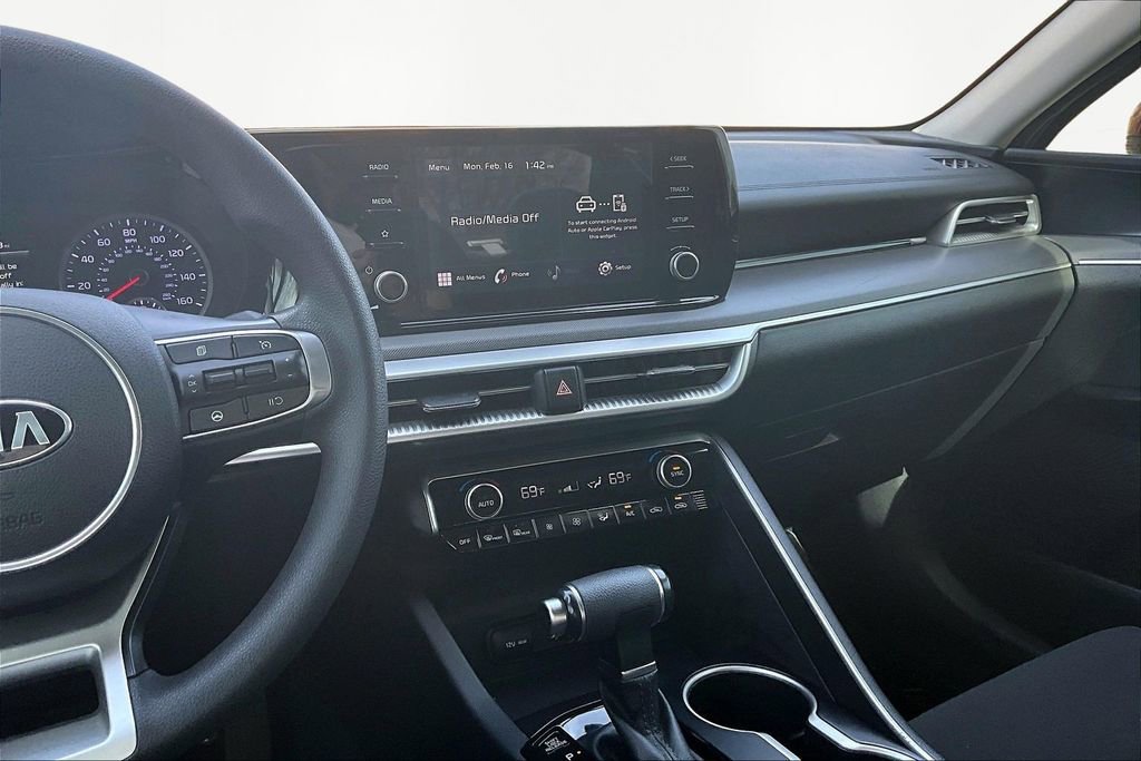 Used 2021 Kia K5 LXS image 6