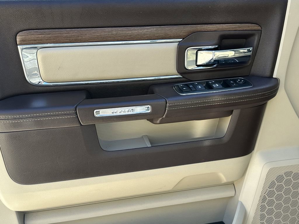 Used 2016 RAM 1500 Laramie w/ Convenience Group image 10