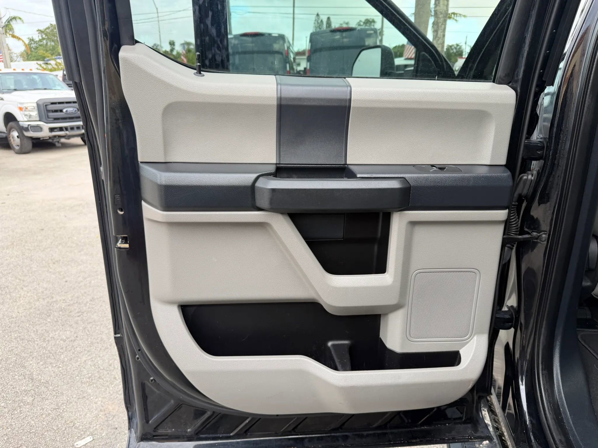 Used 2022 Ford F250 XLT w/ STX Appearance Package image 15