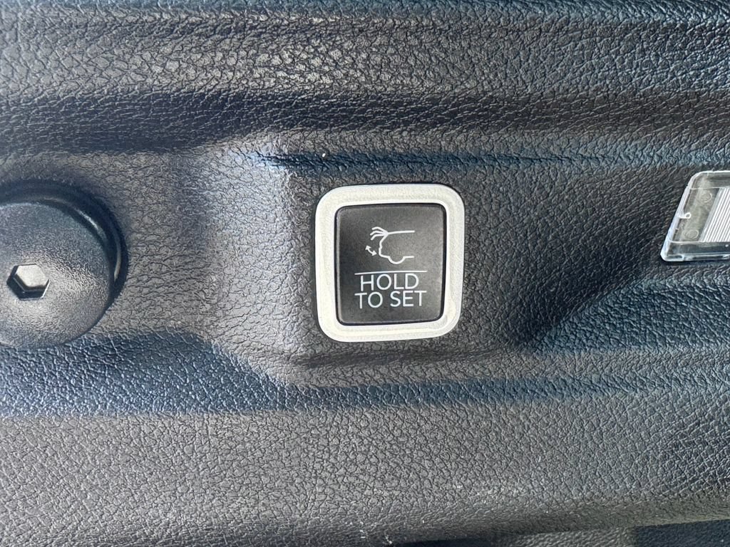 Used 2024 Jeep Grand Cherokee L Limited w/ Luxury Tech Group II AWD/4WD image 20