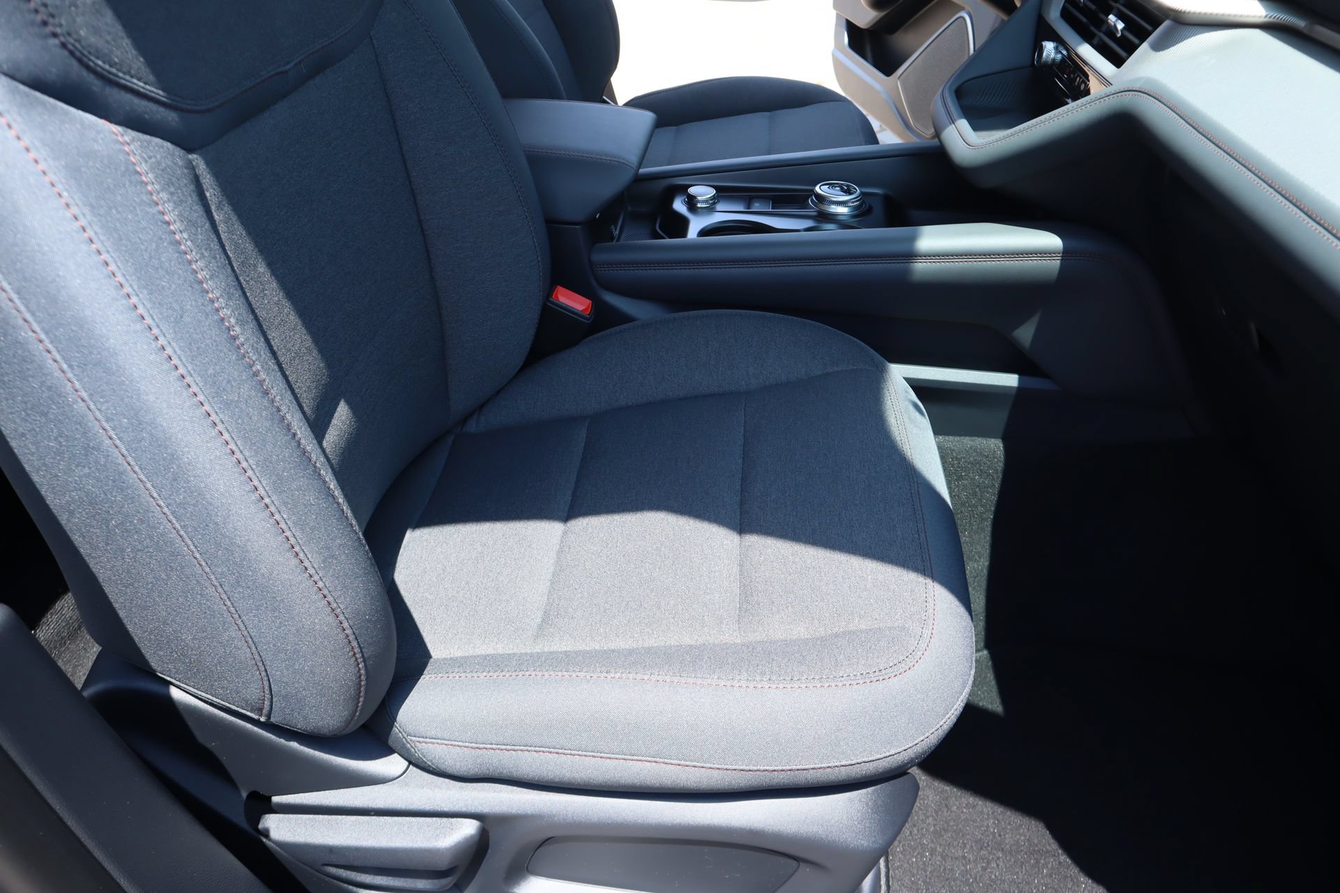New 2026 Ford Explorer Active RWD image 15
