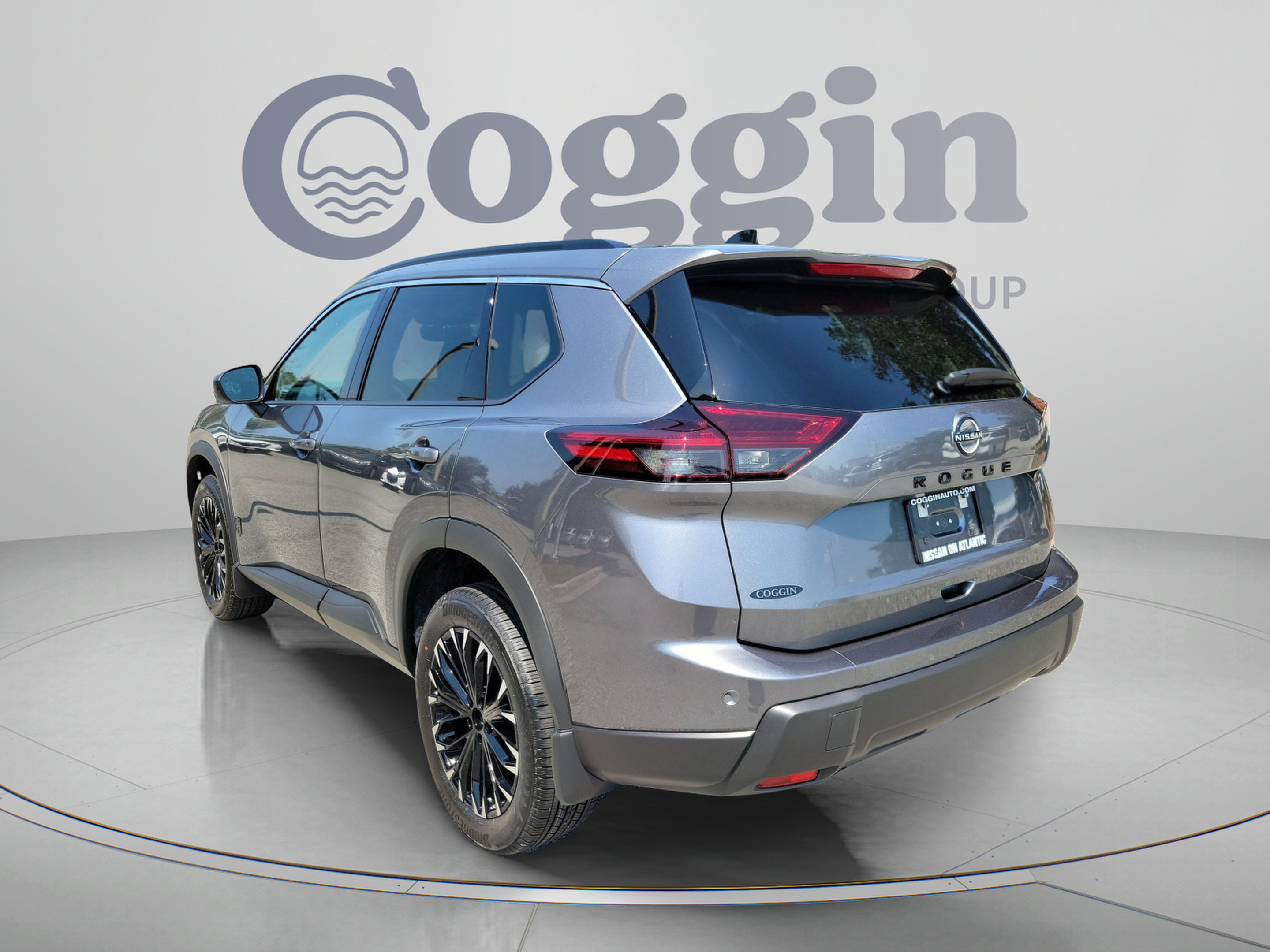 New 2026 Nissan Rogue Dark Armor FWD image 3