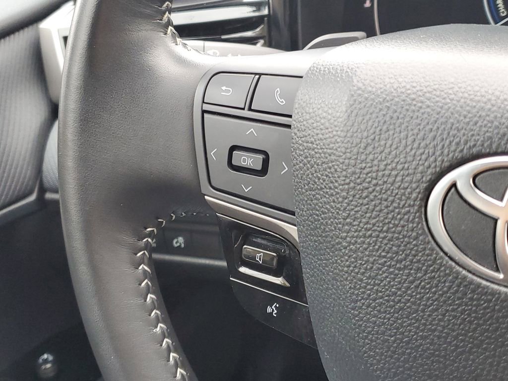 Used 2025 Toyota Camry SE image 15