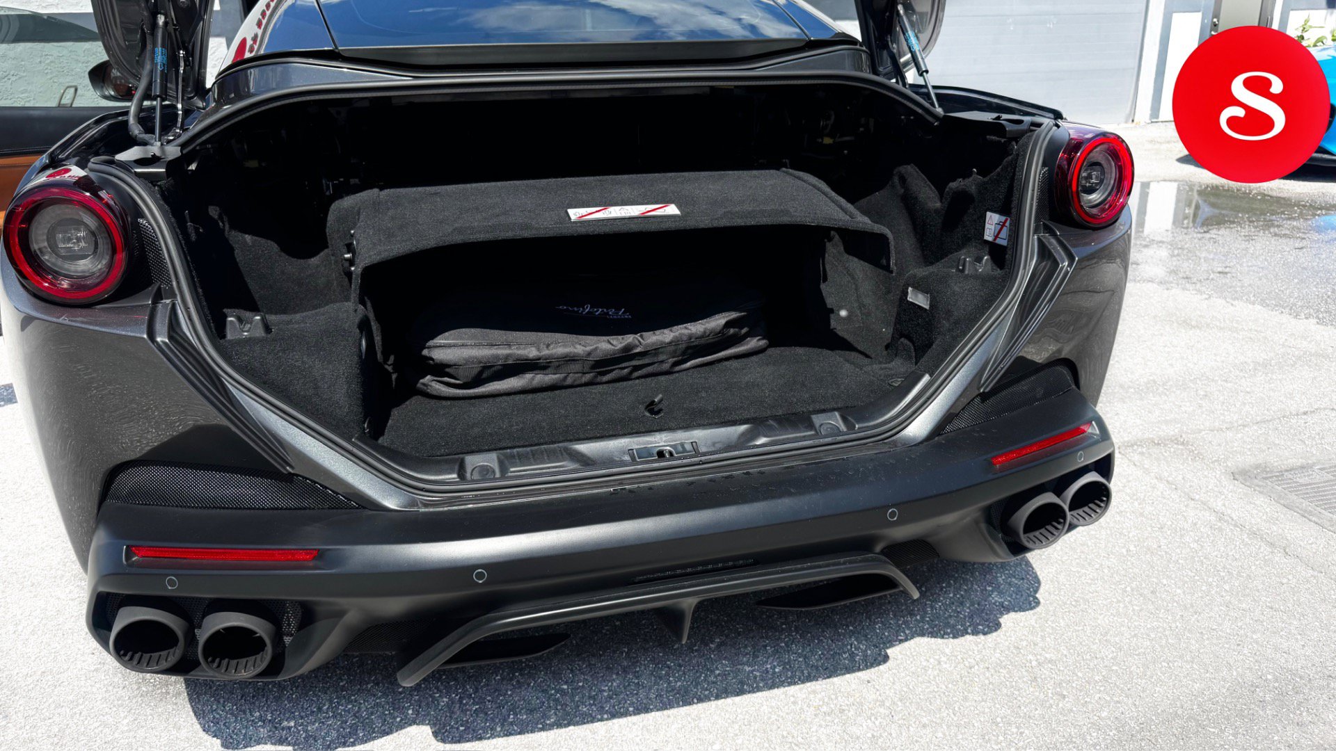 Used 2019 Ferrari Portofino RWD image 8