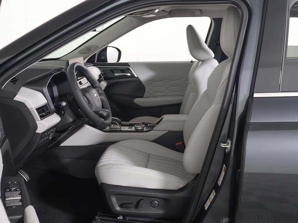 New 2026 Mitsubishi Outlander SEL AWD/4WD image 32