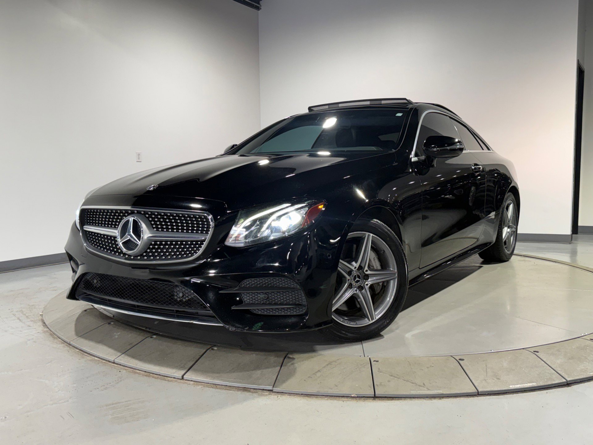 Used 2018 Mercedes-Benz E 400 4MATIC Coupe image 1