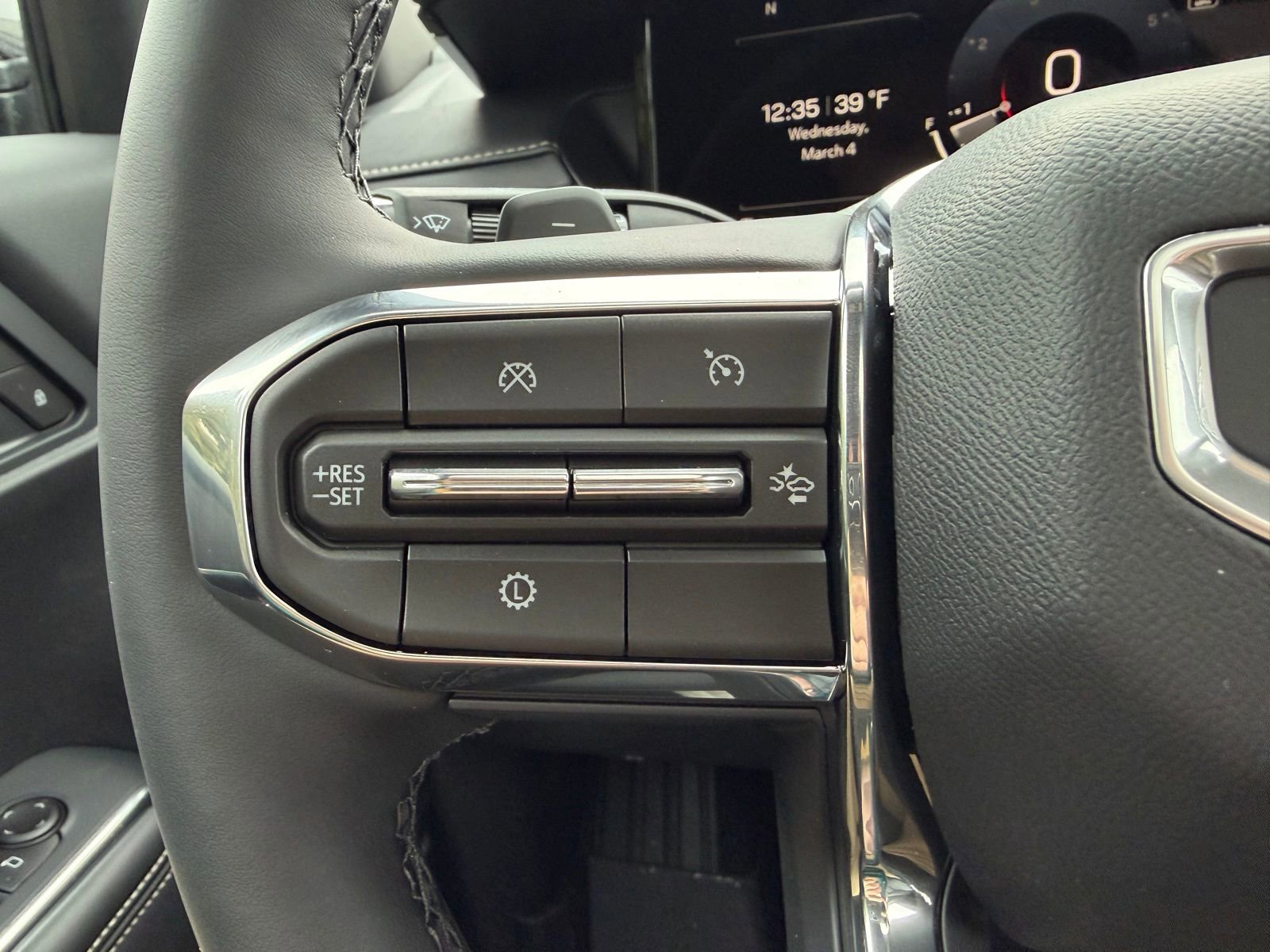 New 2026 GMC Acadia Elevation image 14