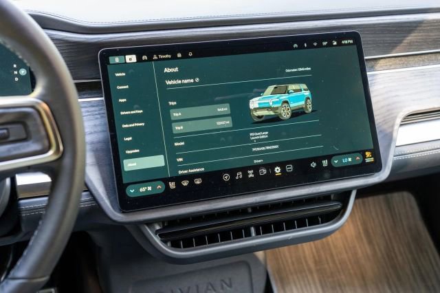 Used 2024 Rivian R1S Launch Edition image 20