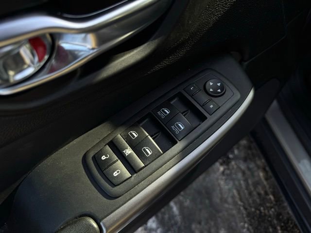 Used 2021 Jeep Cherokee Latitude Lux w/ Comfort/Convenience Group image 14