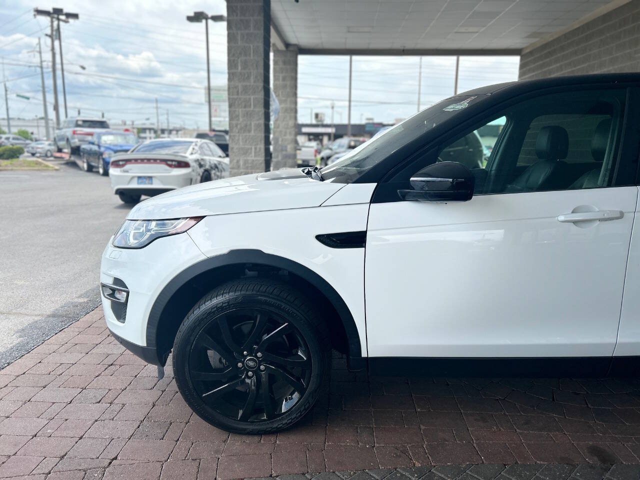 Used 2017 Land Rover Discovery Sport HSE AWD/4WD image 5