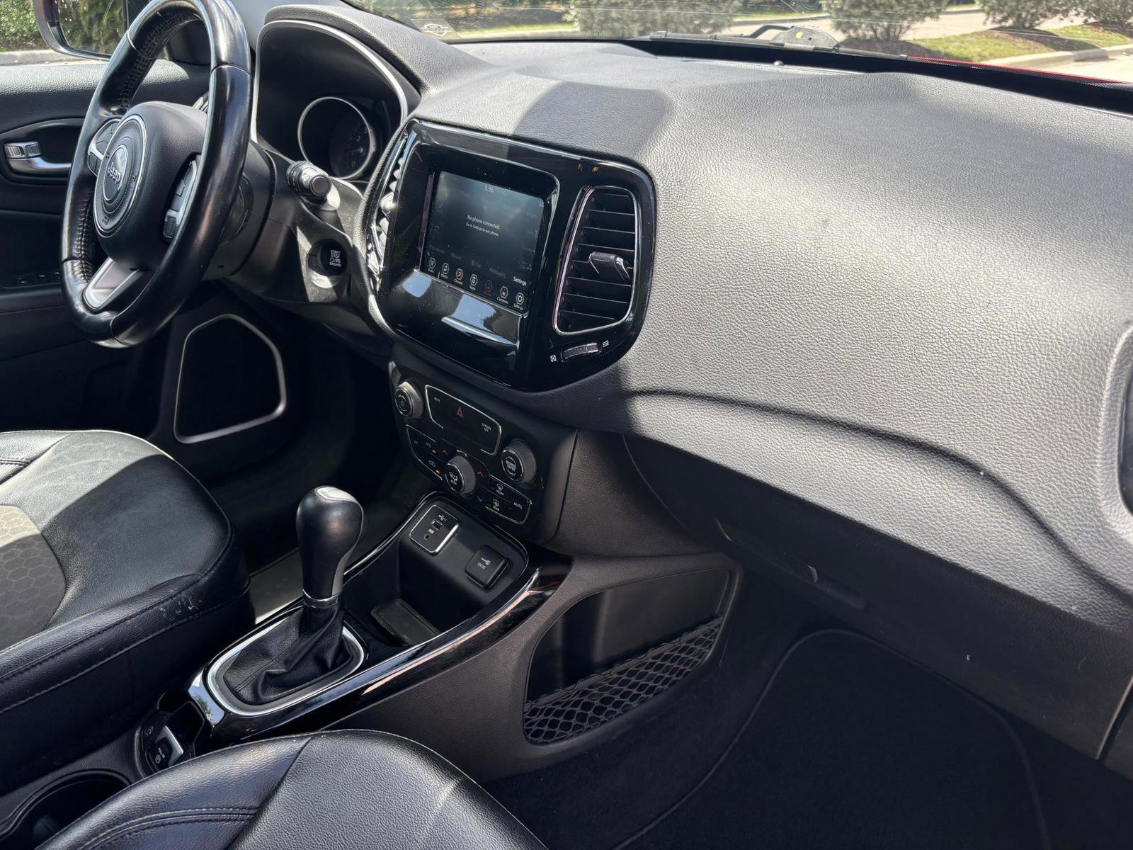 Used 2020 Jeep Compass Latitude FWD image 12