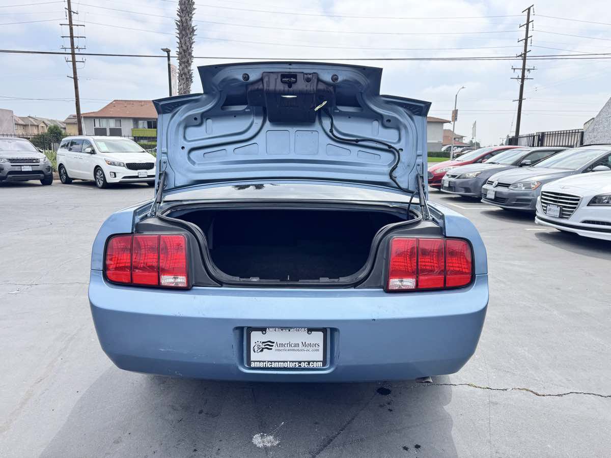Used 2006 Ford Mustang Coupe RWD image 16