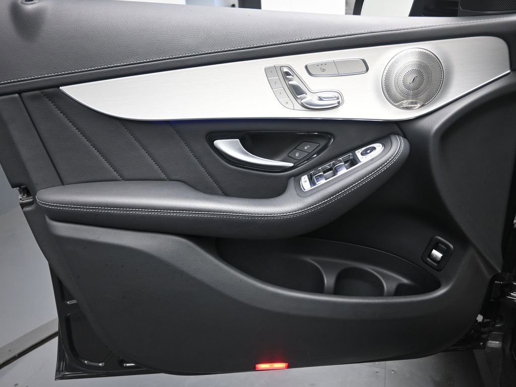 Used 2023 Mercedes-Benz GLC 300 4MATIC Coupe image 20