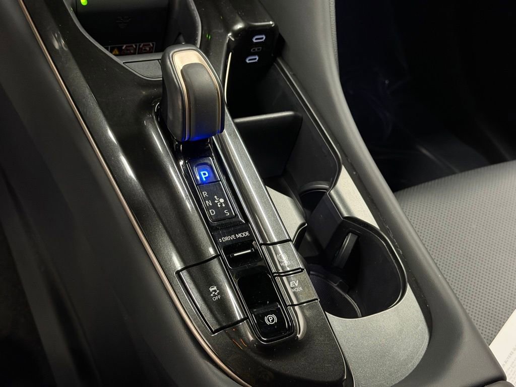 Used 2025 Toyota Crown Signia XLE image 34