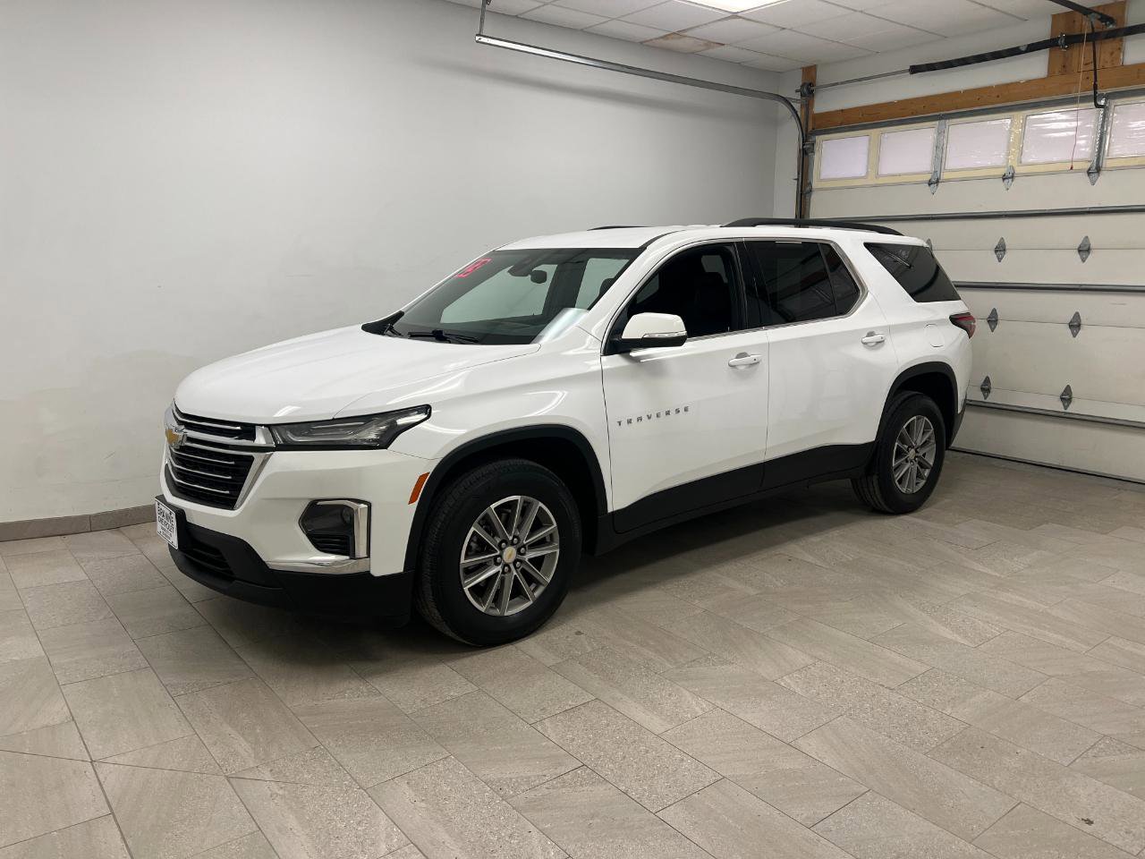 Used 2023 Chevrolet Traverse LT FWD image 7