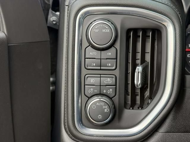 Used 2021 Chevrolet Silverado 1500 LT Trail Boss w/ Bed Protection Package AWD/4WD image 19