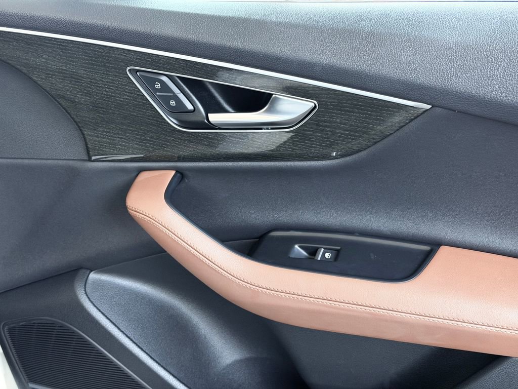 Used 2023 Audi Q7 2.0T Premium Plus w/ Premium Plus Package image 27