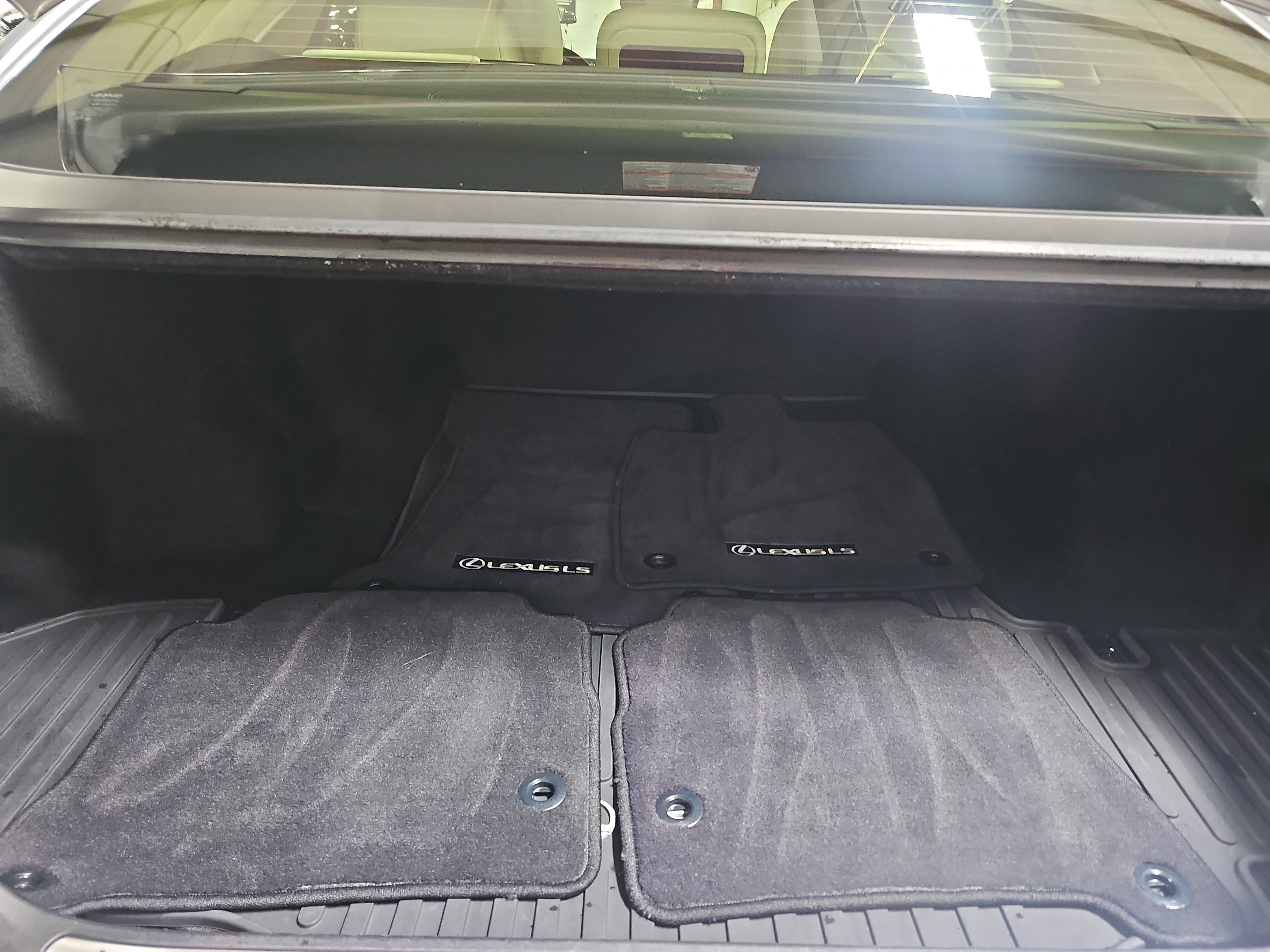 Used 2022 Lexus LS 500 RWD image 13