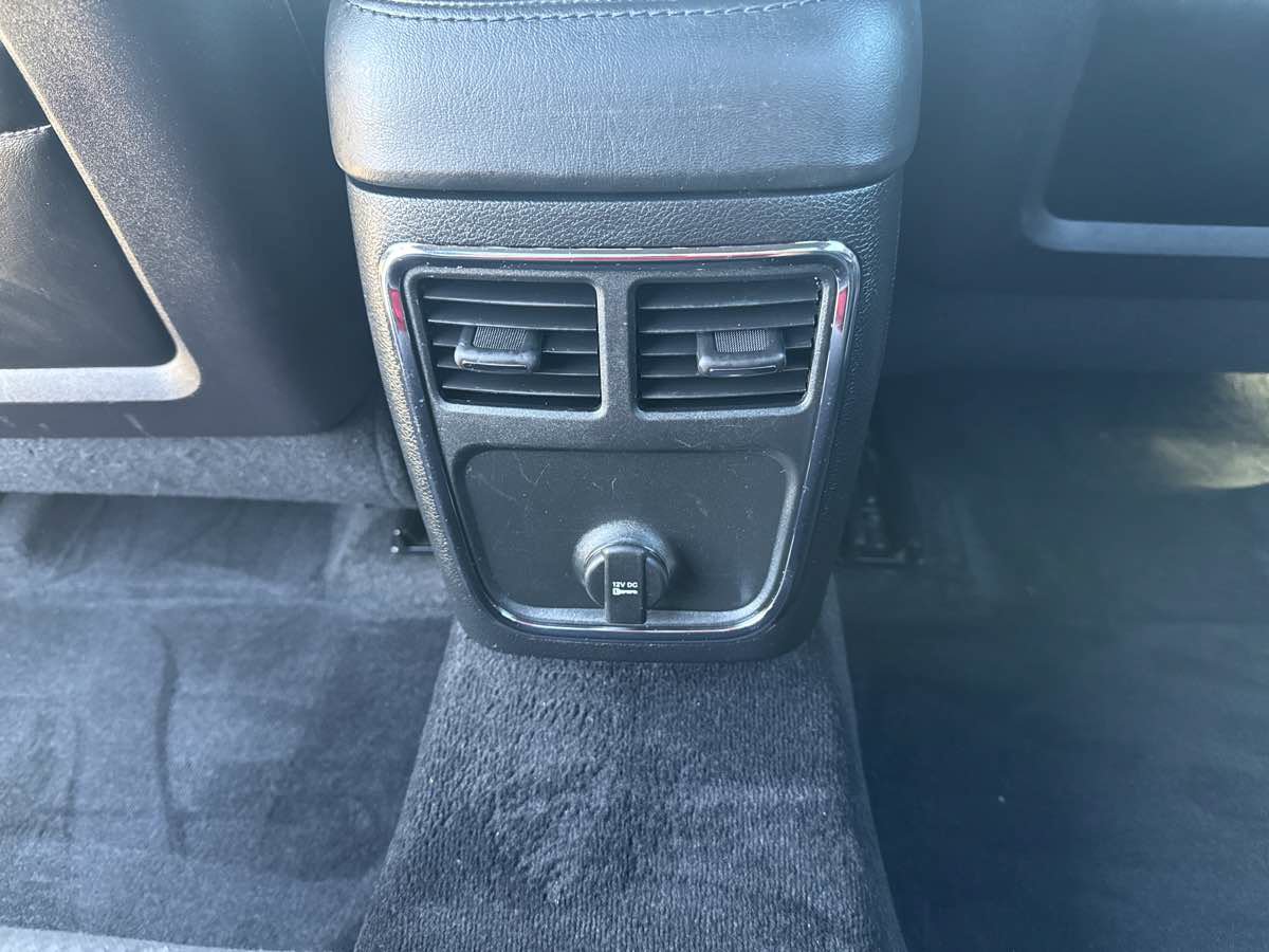 Used 2014 Dodge Charger SXT RWD image 13
