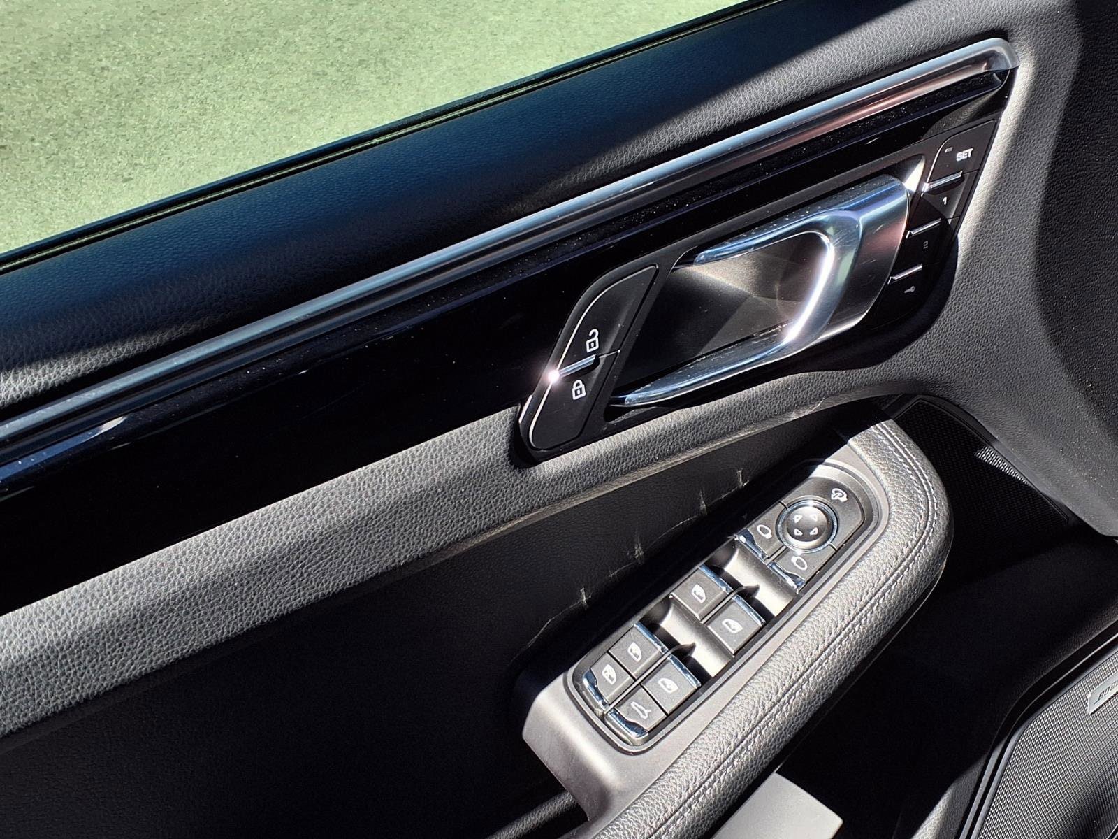 Used 2022 Porsche Macan image 9