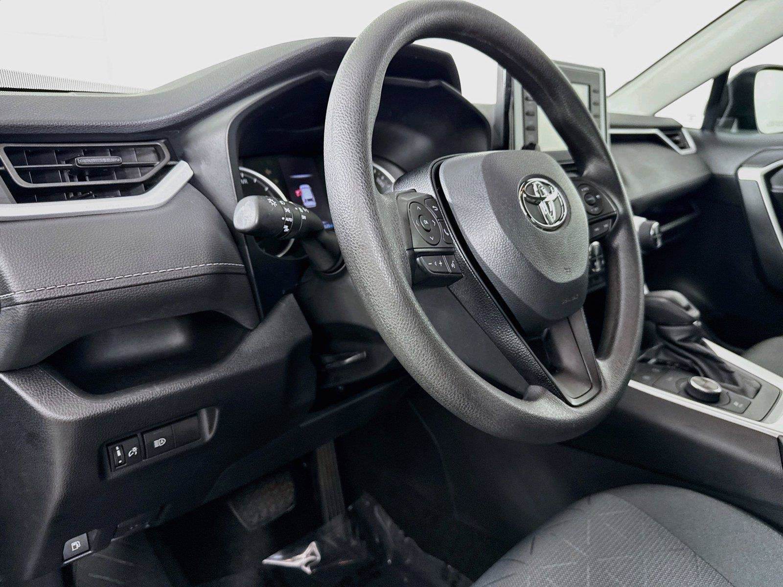 Certified 2021 Toyota RAV4 XLE AWD/4WD image 4