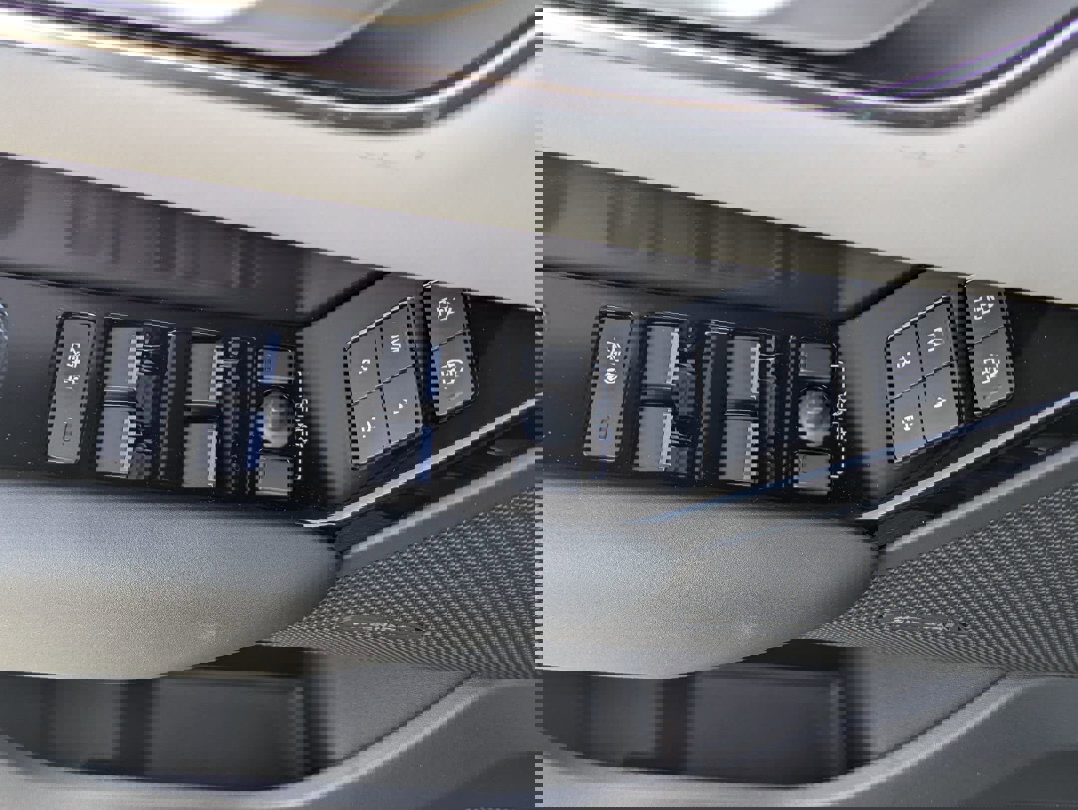 New 2026 Land Rover Range Rover Velar Dynamic SE AWD/4WD image 21