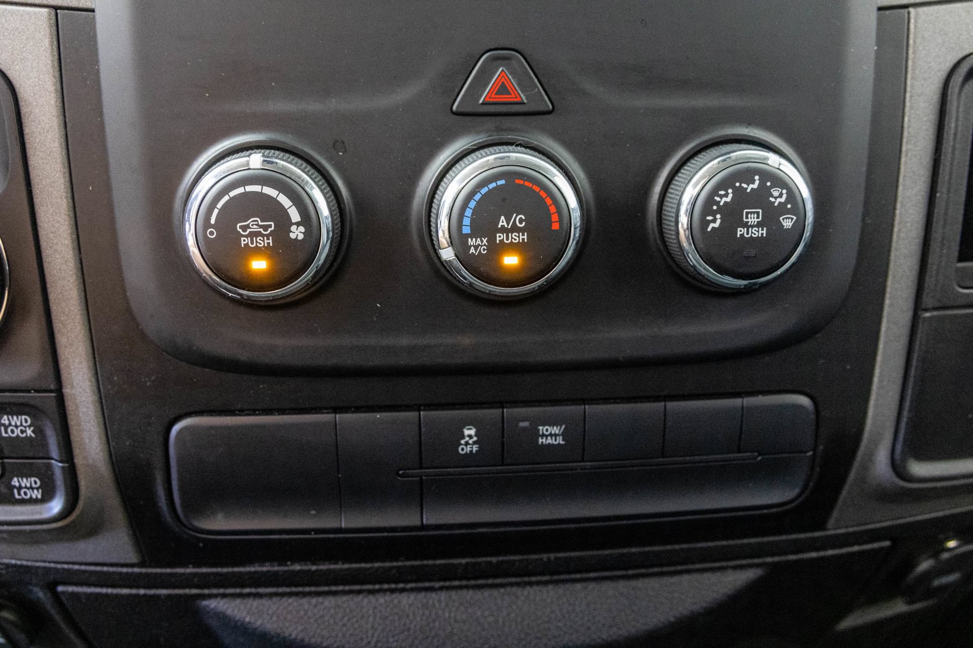 Used 2019 RAM 1500 Tradesman w/ Tradesman SXT Package AWD/4WD image 27
