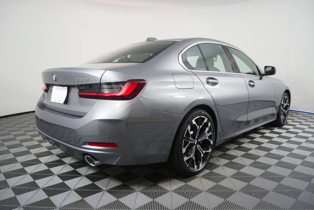 Used 2026 BMW 330i Sedan w/ Premium Package RWD image 5