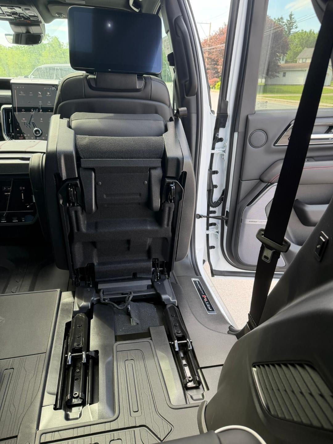 New 2026 GMC Yukon AT4 Ultimate w/ LPO, Floor Liner Package AWD/4WD image 50