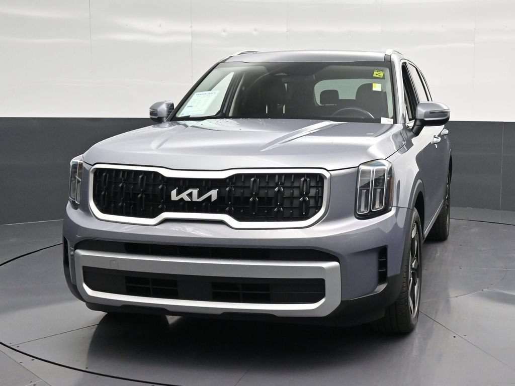 Used 2025 Kia Telluride EX FWD image 6