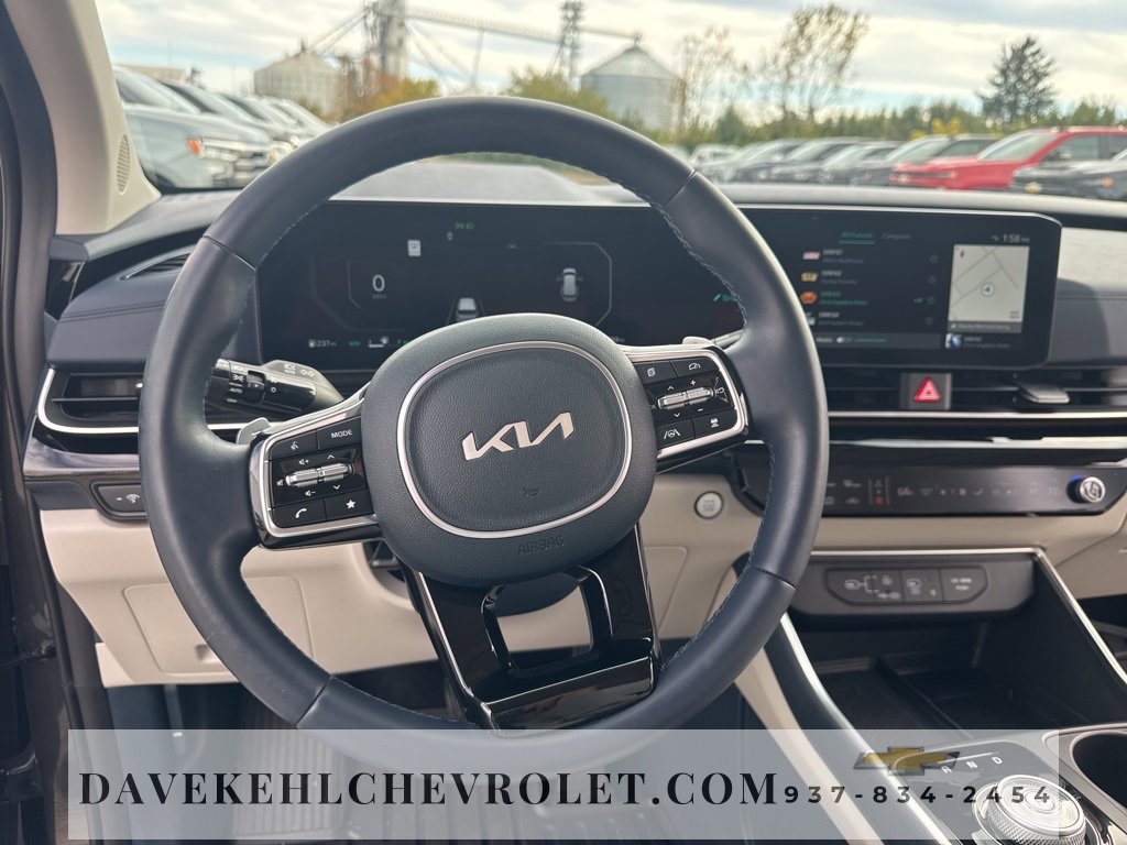 Used 2025 Kia Carnival SX Prestige image 11