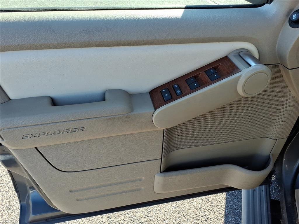 Used 2010 Ford Explorer Eddie Bauer image 16