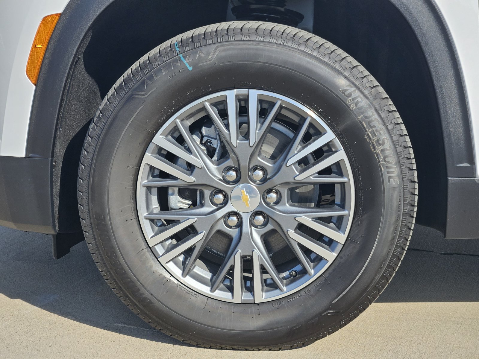 New 2027 Chevrolet Traverse LT FWD image 12