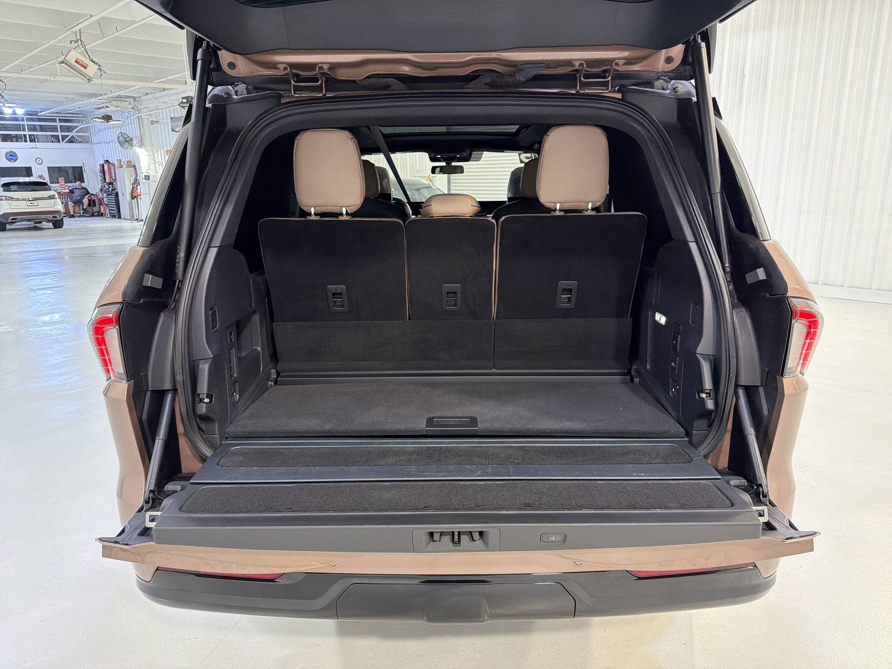 Used 2025 Lincoln Navigator Black Label AWD/4WD image 29