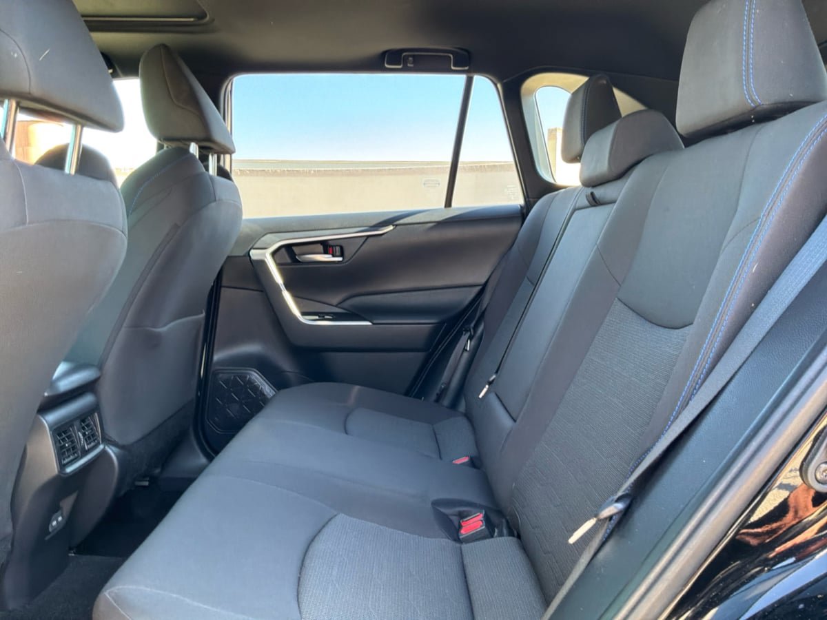 Used 2024 Toyota RAV4 SE w/ Convenience Package AWD/4WD image 19