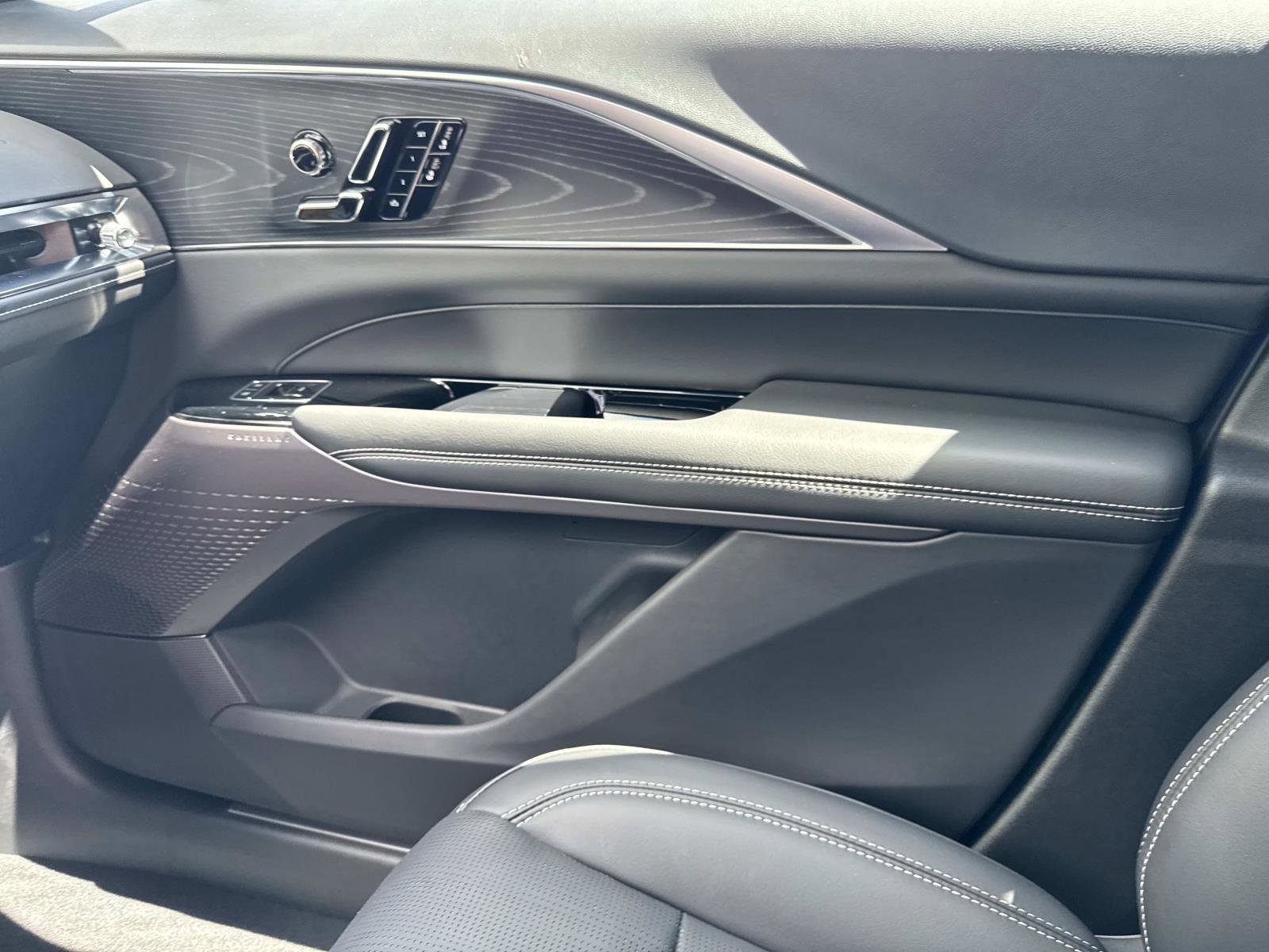 New 2025 Cadillac Lyriq Luxury image 20