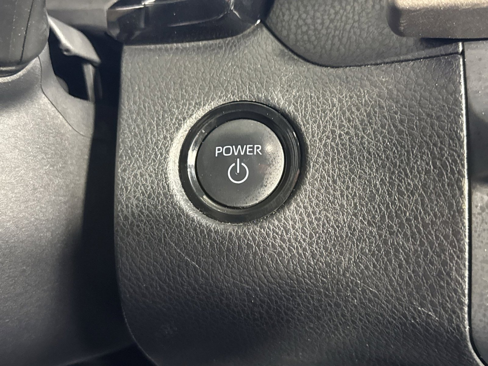 Used 2025 Toyota Camry SE w/ Convenience Package image 33