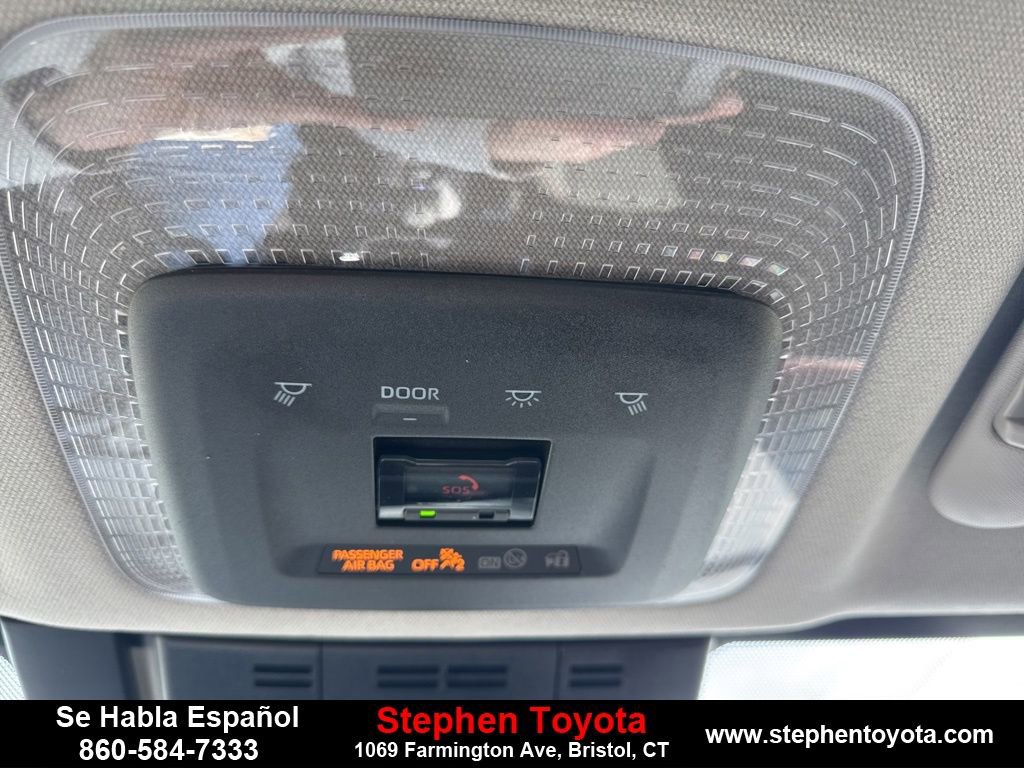 Used 2024 Toyota Prius Prime SE image 22