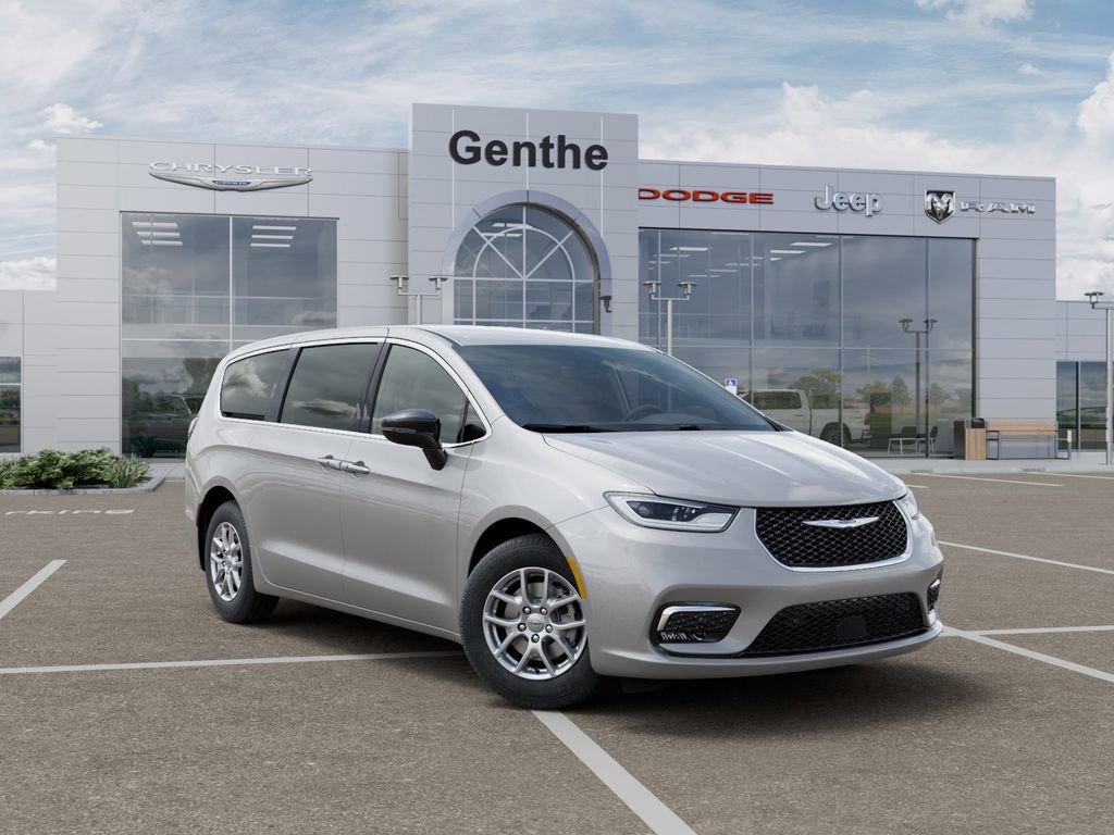 New 2026 Chrysler Pacifica Select image 5