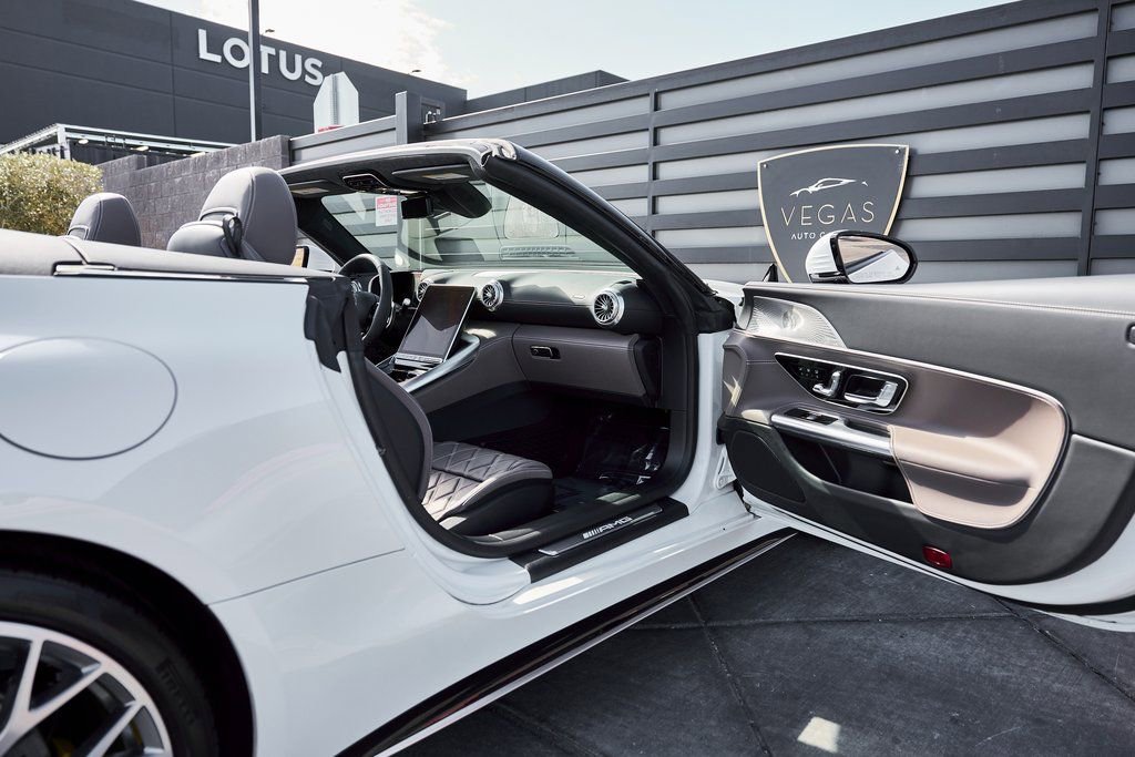 Used 2023 Mercedes-Benz SL 63 AMG 4MATIC image 27