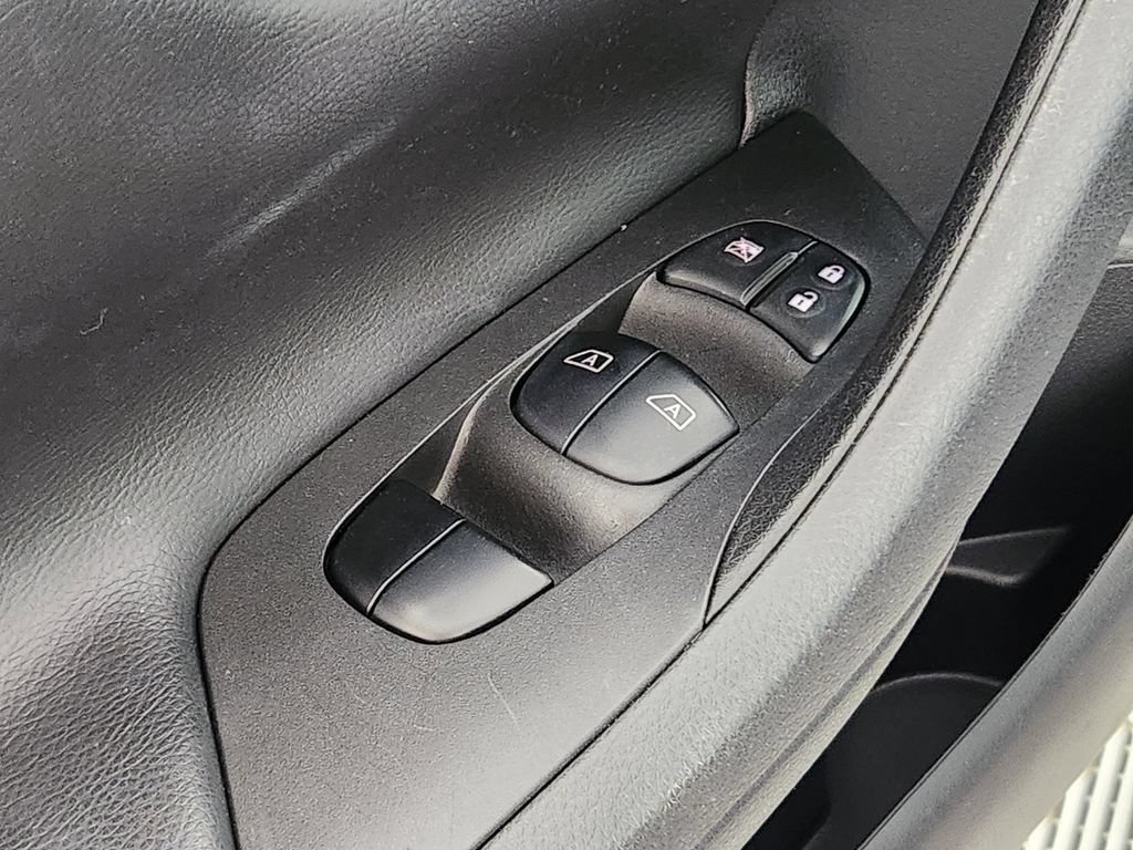 Used 2015 Nissan Altima 2.5 SV w/ Convenience Package FWD image 16