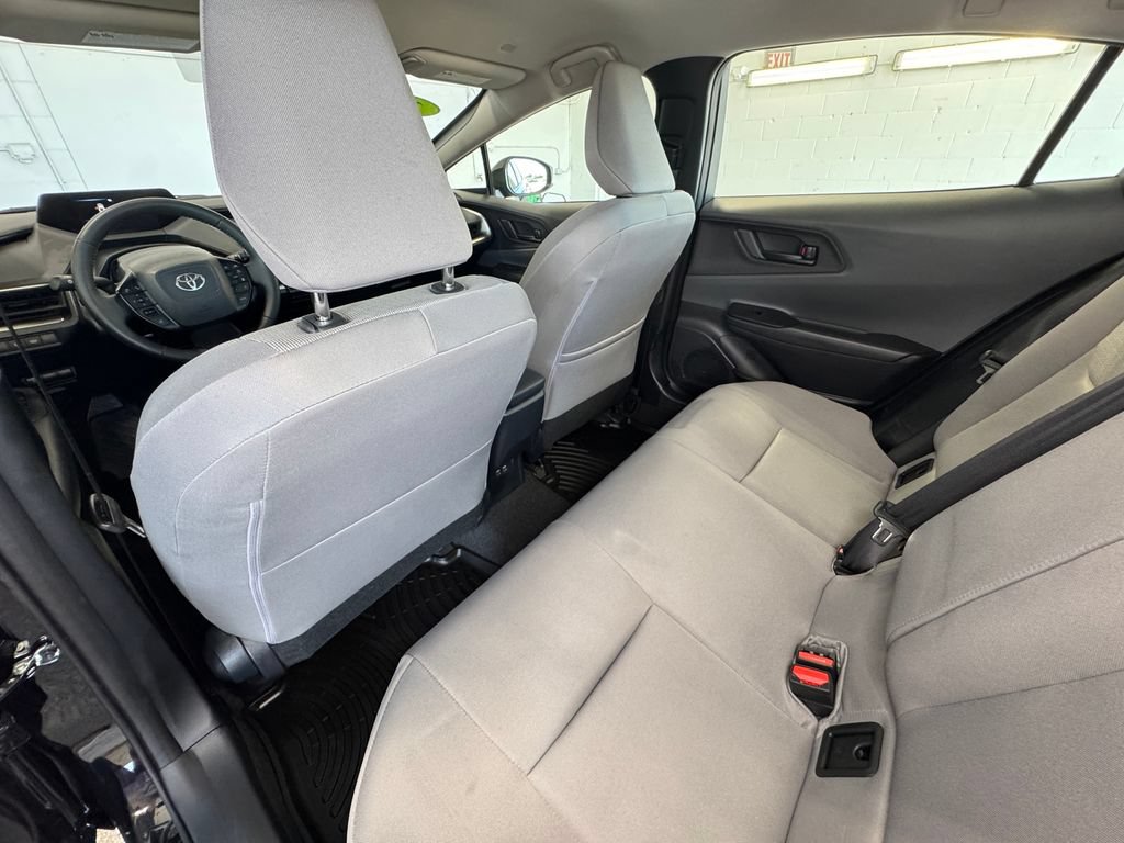 Used 2026 Toyota Prius LE AWD/4WD image 21