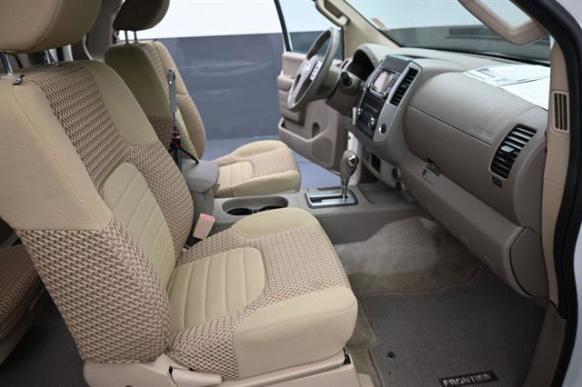 Used 2015 Nissan Frontier SV RWD image 19