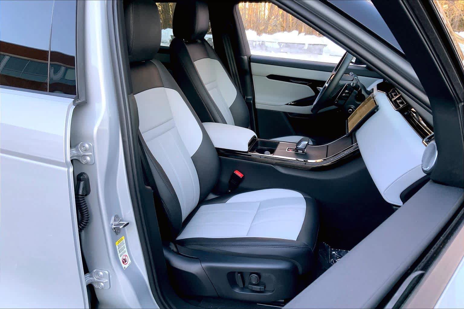 Certified 2026 Land Rover Range Rover Evoque Dynamic SE AWD/4WD image 8
