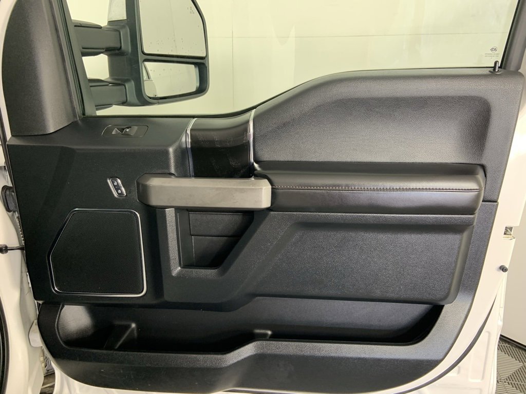 Used 2018 Ford F150 Platinum w/ Equipment Group 701A Luxury image 14