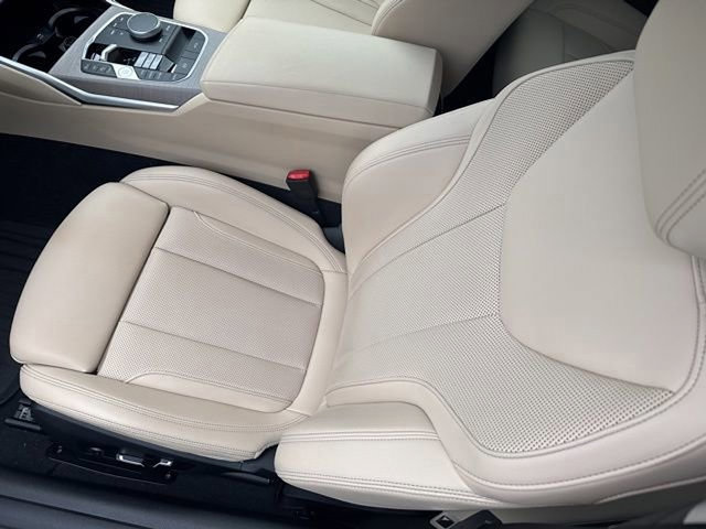 Certified 2025 BMW 430i xDrive Convertible w/ Premium Package image 15