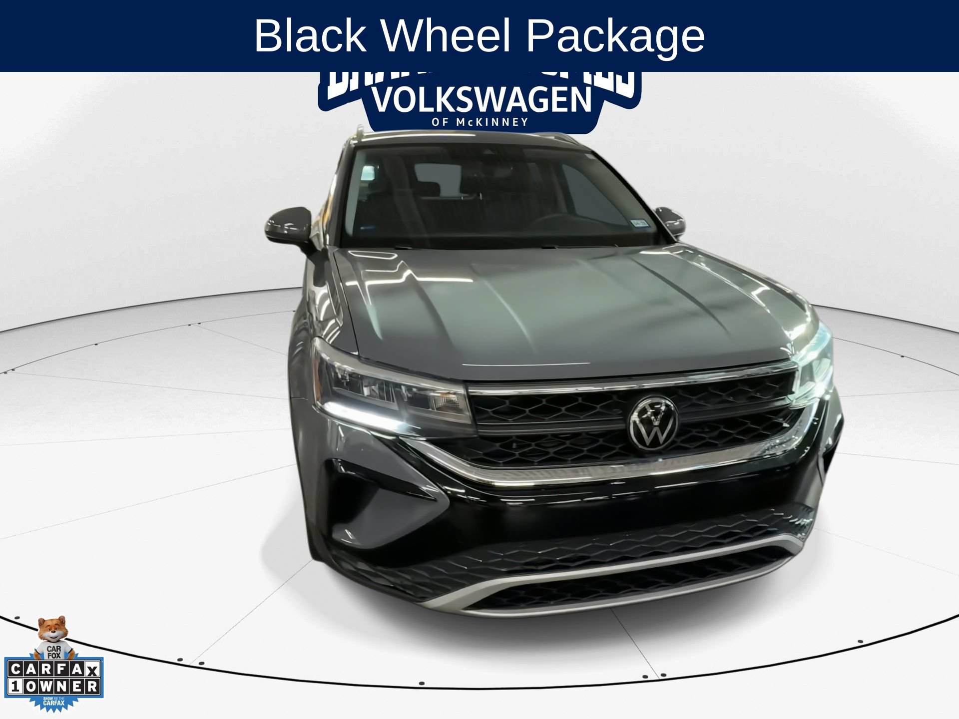 Used 2023 Volkswagen Taos SE FWD image 2